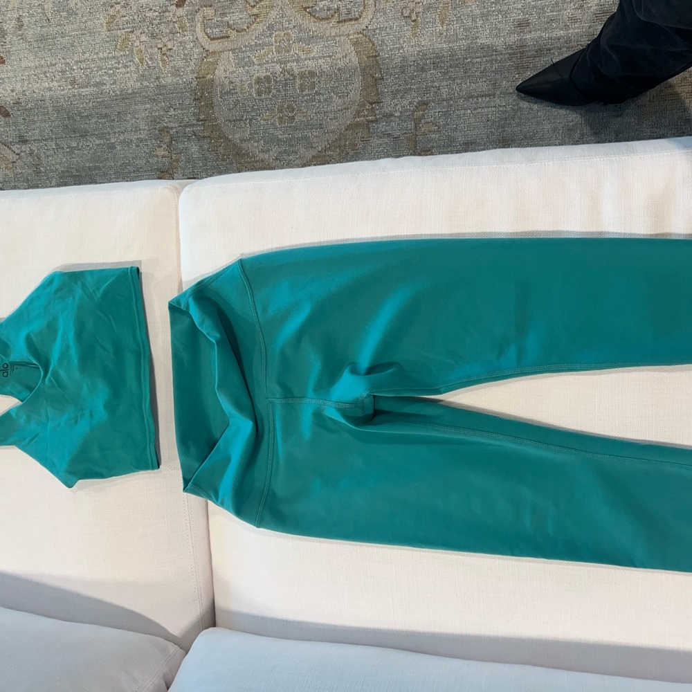 ALO Yoga Teal Leggings